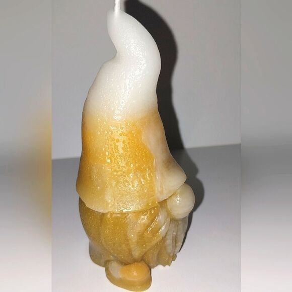 Hand crafted limited edition Gnome candle - Picture 3 of 6